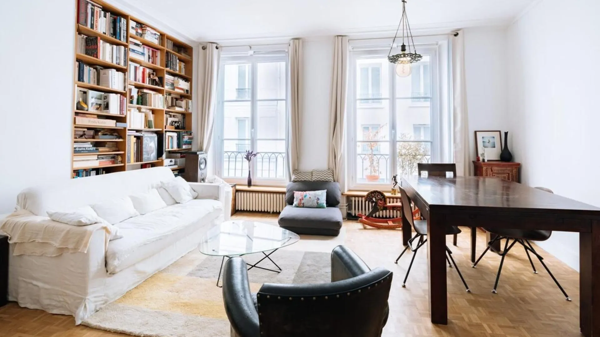 Apartment & Peaceful For 5 Republique! Paris